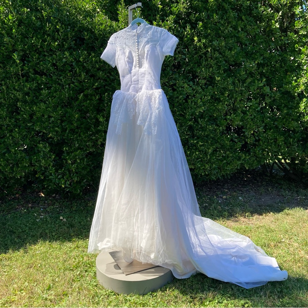 Vintage mid century white Princess style wedding gown Extra Small